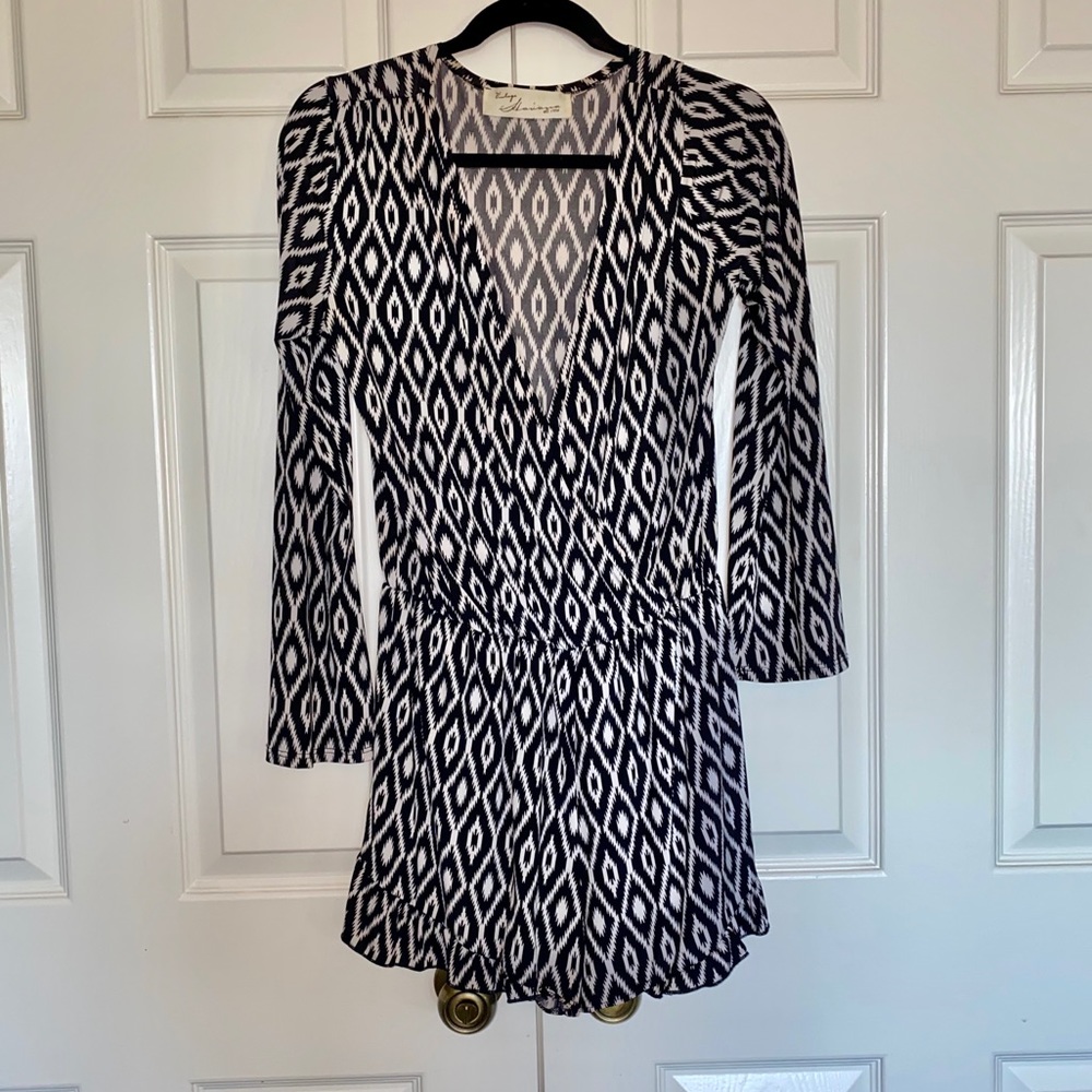 💚 Black and white pattern romper